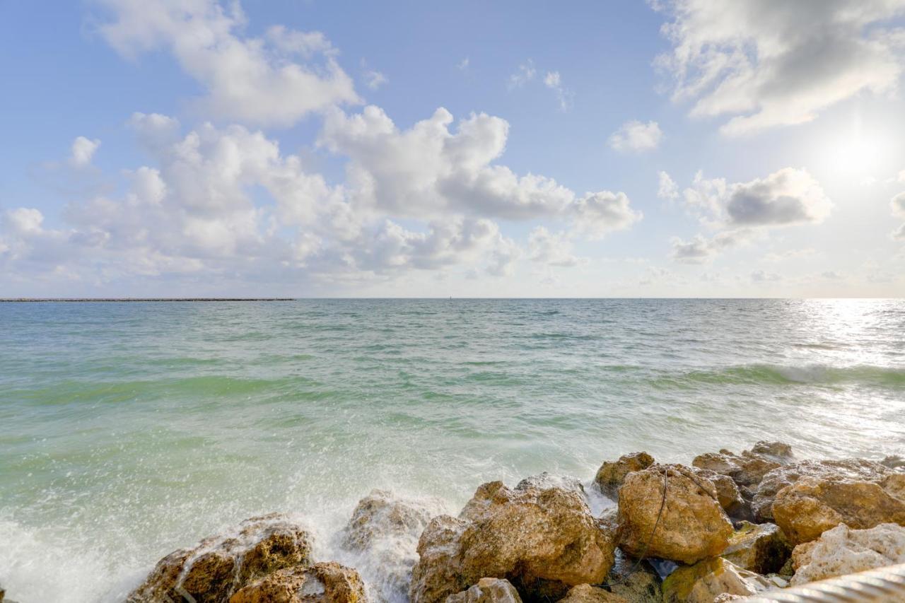 Oceanfront Condo With Balcony And Stunning Views! Clearwater Beach Exteriér fotografie