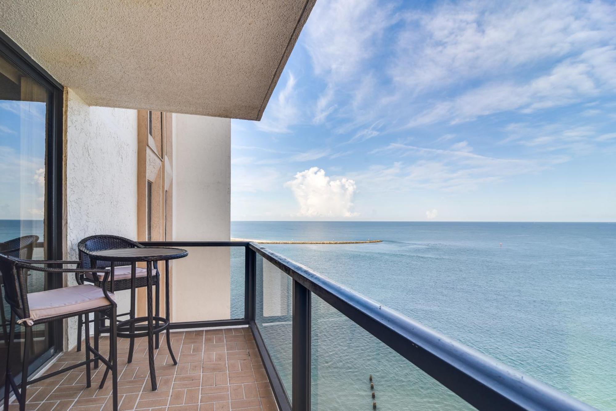 Oceanfront Condo With Balcony And Stunning Views! Clearwater Beach Exteriér fotografie